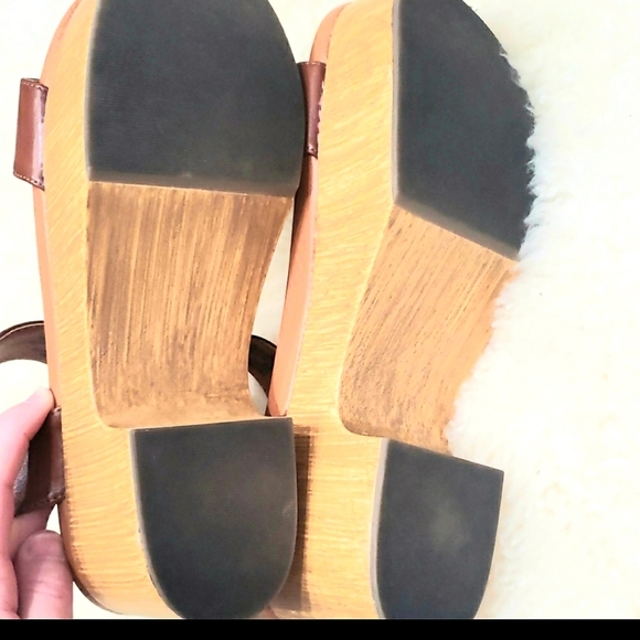 Platform sandals - Picture 4 of 4